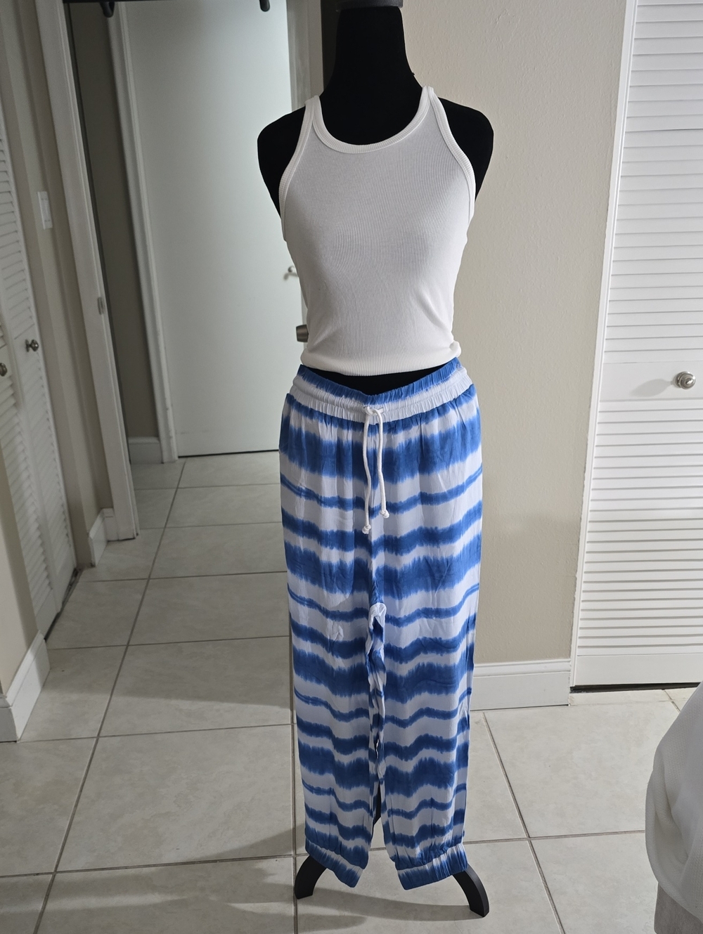Forever 21 Blue and White Tie-Dye Cover Up Lounge Pants